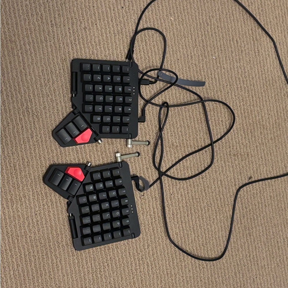 Moonlander Mark 1 - Black Split Keyboard